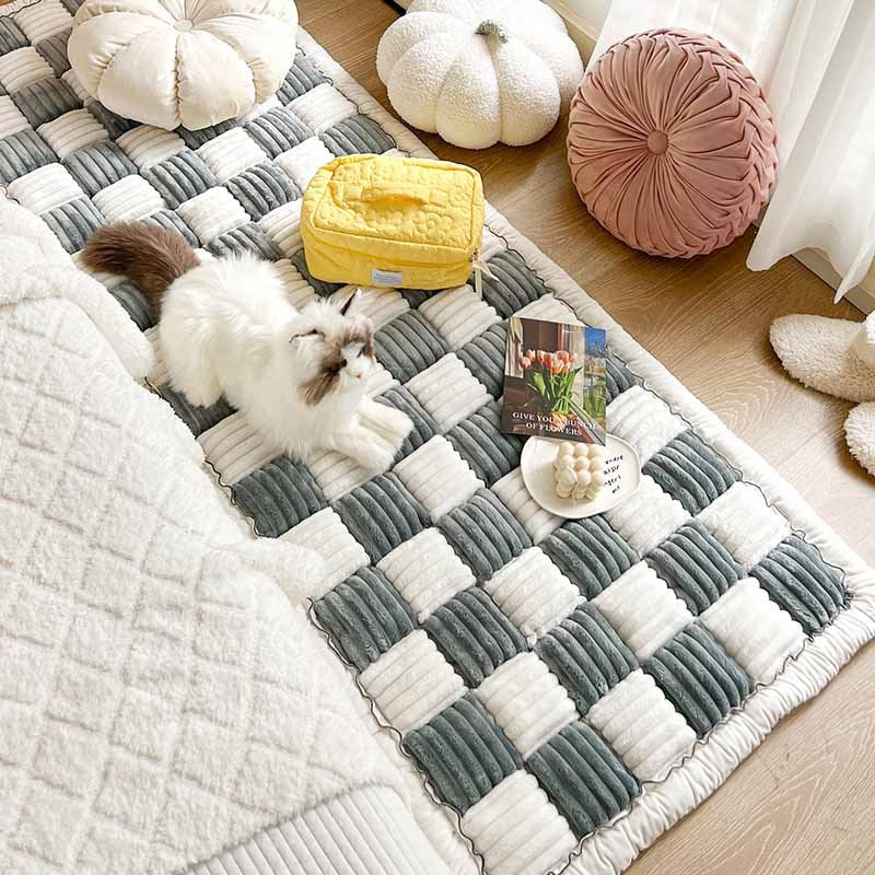 Cremefarbener Großer Karierter Quadratischer Flauschiger Sofabezug